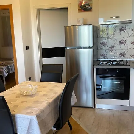 Rojnic Apartment Galizana